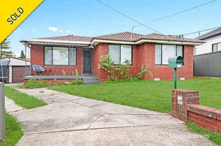 11 San Remo Pl - front.jpg