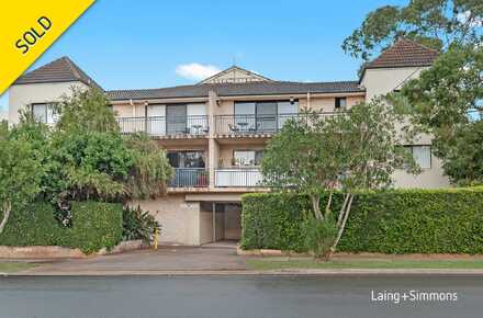 4@2-4 Sheffield St - Front.jpg