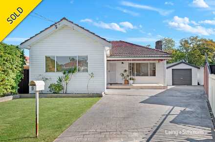 9 Bird Ave - Front.jpg