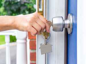 How-are-real-estate-agents-using-social-media-to-assist-their-clients_157_6056568_0_14112320_1000.jpg How-are-real-estate-agents-using-social-media-to-assist-their-clients_157_6056568_0_14112320_1000.jpg