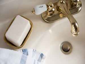 Using-brass-or-gold-instead-of-silver-can-add-value-to-your-bathroom-_157_6059436_0_14111416_1000.jpg Using-brass-or-gold-instead-of-silver-can-add-value-to-your-bathroom-_157_6059436_0_14111416_1000.jpg