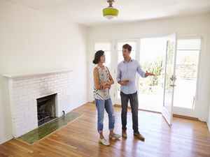 Whats-better-for-you-Selling-your-old-home-or-turning-it-into-a-rental-_157_6061335_0_14110651_1000.jpg Whats-better-for-you-Selling-your-old-home-or-turning-it-into-a-rental-_157_6061335_0_14110651_1000.jpg